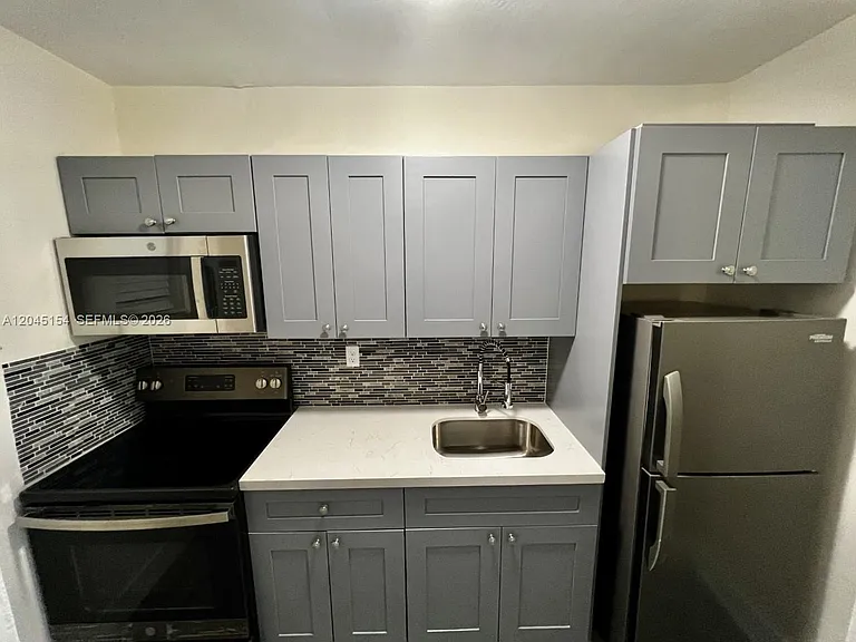 218 Santillane Ave #11 — Photo 6