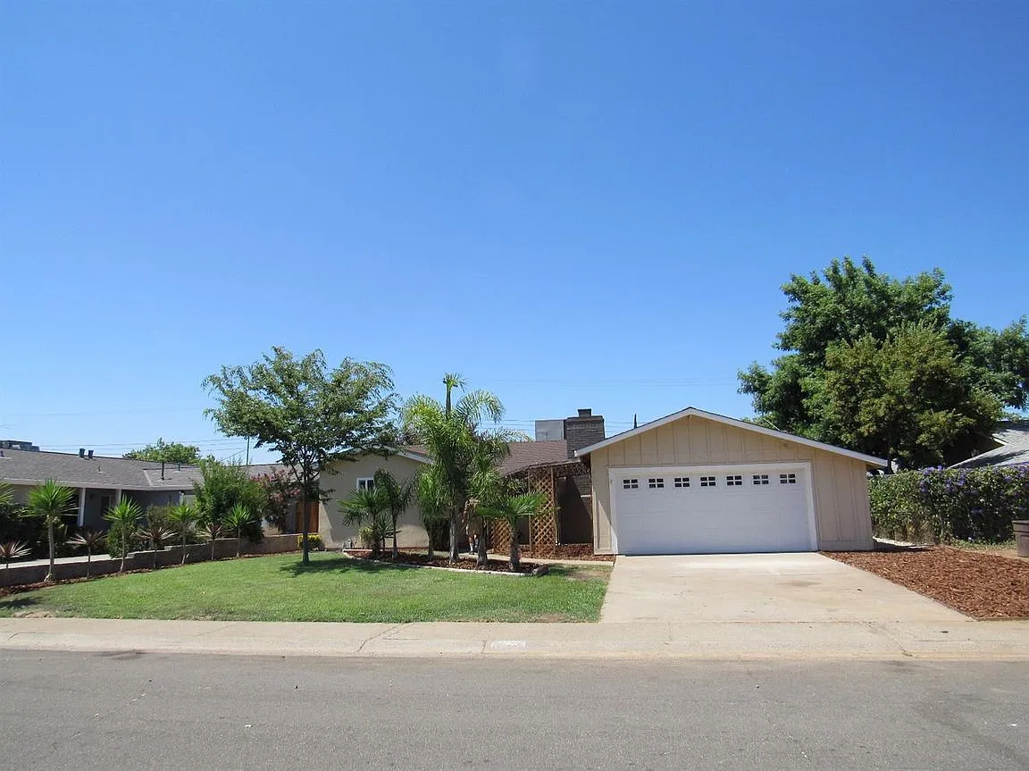 9977 Redstone Dr photo 1