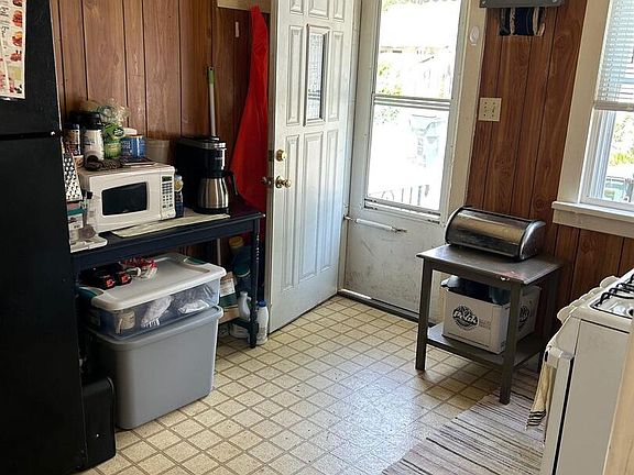 5th image of 3210 Boies Ave