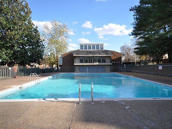 3rd image of 515 Basswood Ave #88