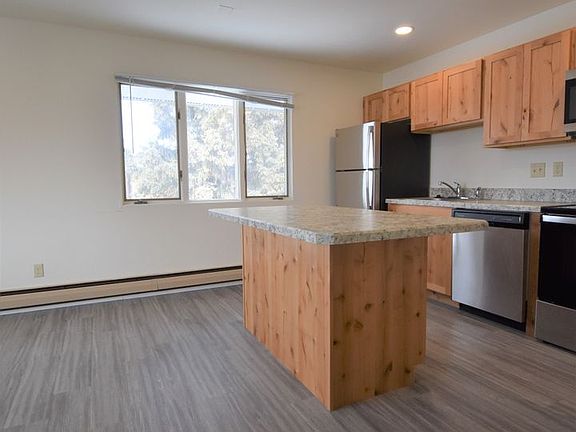 5th image of 801 W Villard St #37