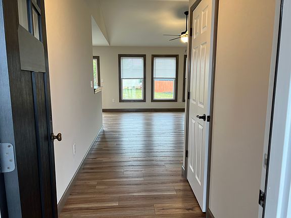 2nd image of 548 Somerset Dr