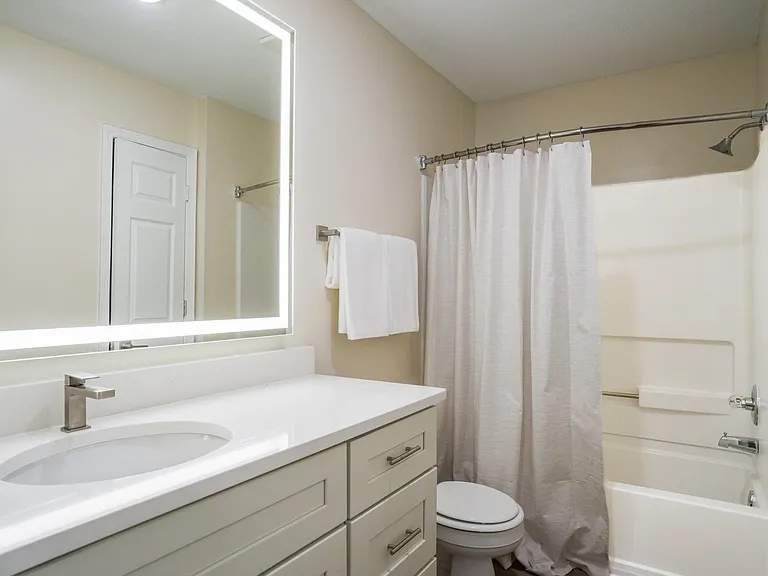 The Vineyard at Castlewoods Apartment Homes — Photo 9