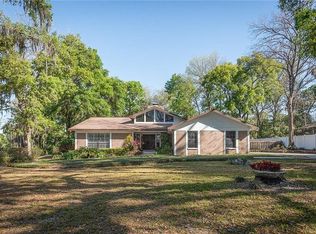 102 Holly Tree Ln, Brandon, FL 33511