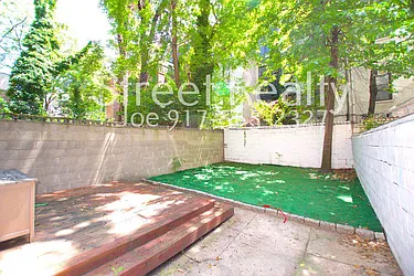 Rented by Street Realty Brokerage LLC