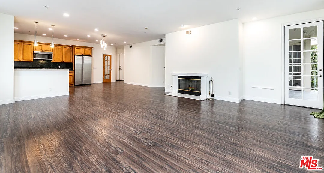 2 bed, 3.0 bath, 1751 sqft, $5,500 — Photo 1