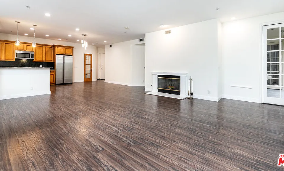 117 N Gale Dr #306