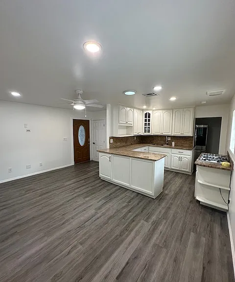 9409 N Orion Ave — Photo 16