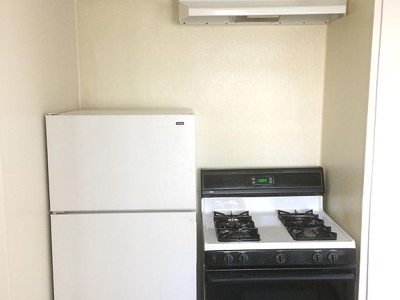 4th image of 827 1/2 19th St
