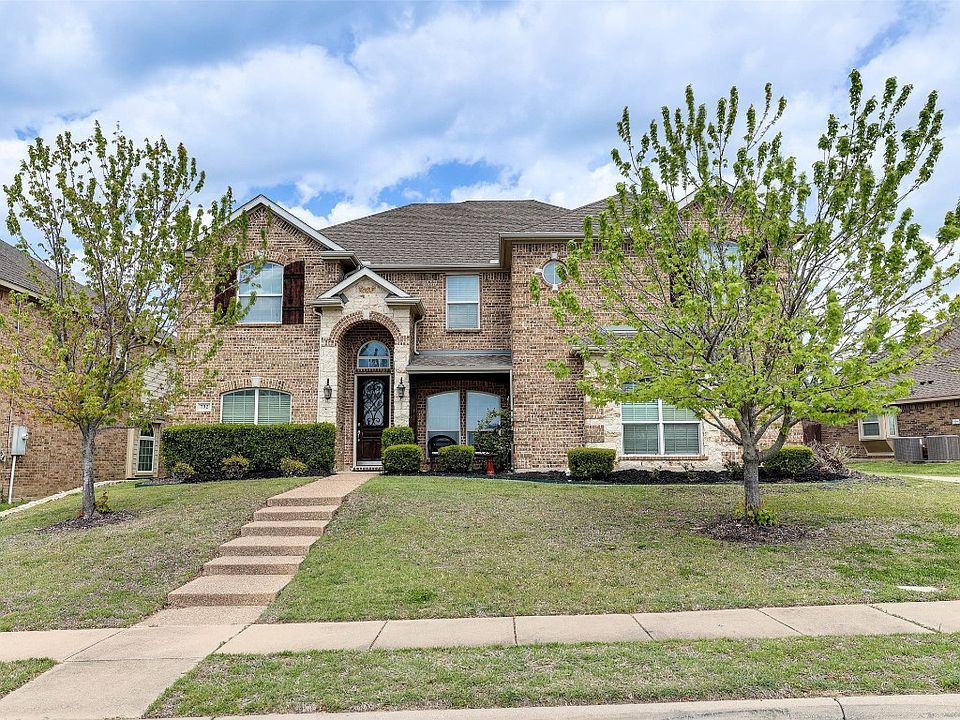 1st image of 732 Clement Dr