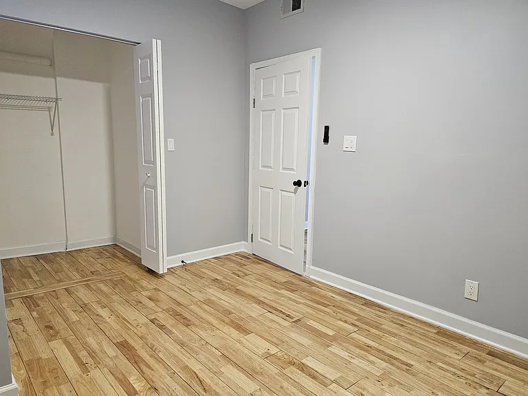 2500 W Pershing Rd #1R — Photo 16