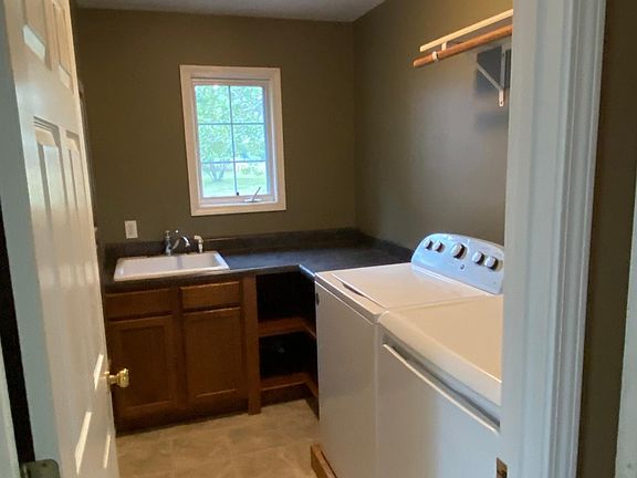 Washer/dryer not included