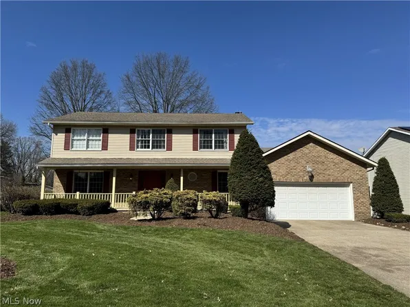 733 Austin Dr, Barberton, OH 44203