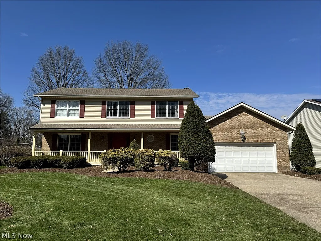 733 Austin Dr photo 1