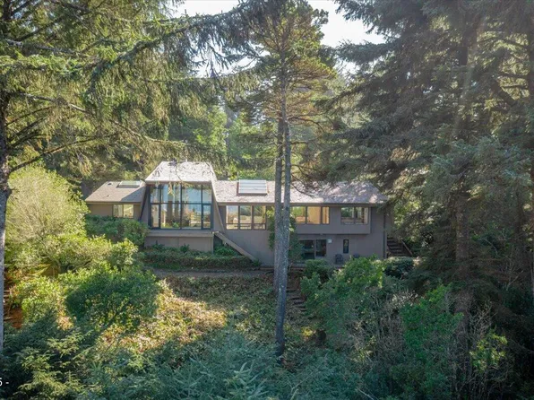 110 Ridge Crest Rd, Gleneden Beach, OR 97388