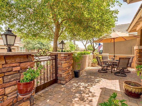 merlot courtyard