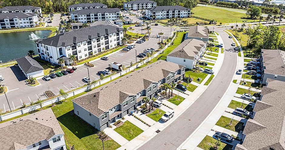 Crestview at Grove West Townhomes — Photo 4