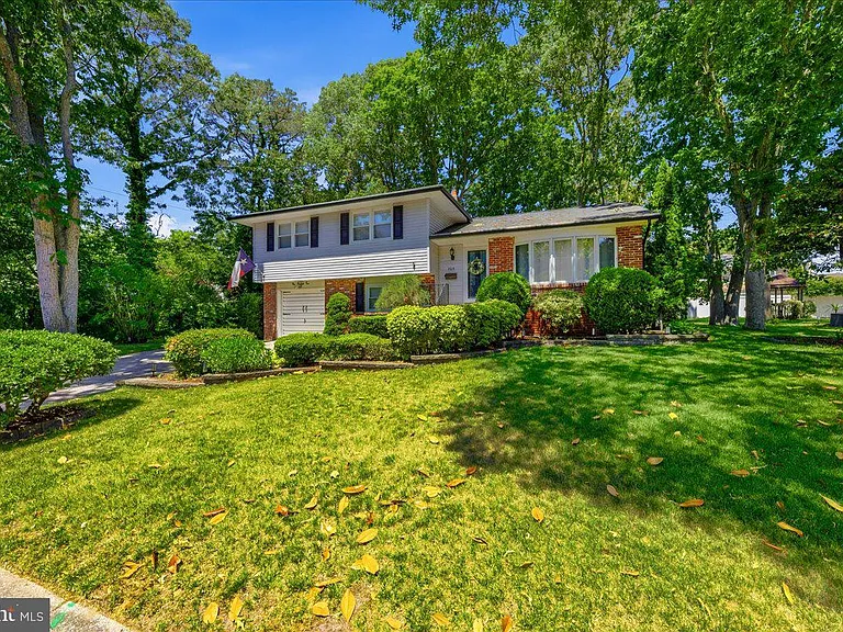 205 Euclid Ave — Photo 6