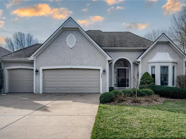 8401 W 157th St, Overland Park, KS 66223