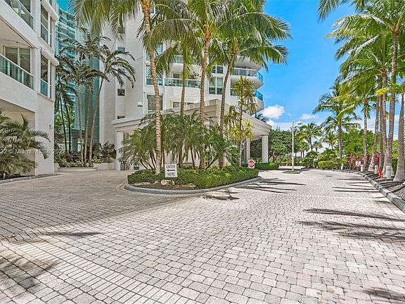 2nd image of 1000 E Island Blvd APT 2204