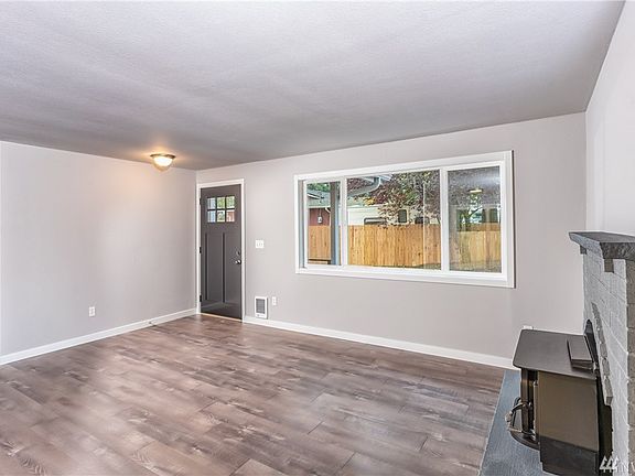 3rd image of 14603 117th Avenue Ct E