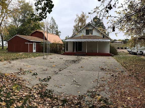 3rd image of 607 Box Elder St