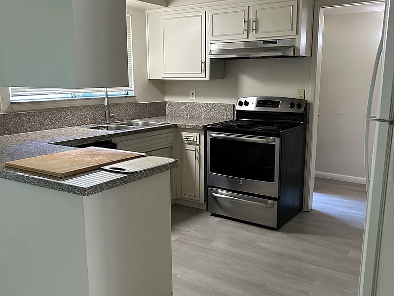617 W Granger Ave #27 — Photo 7