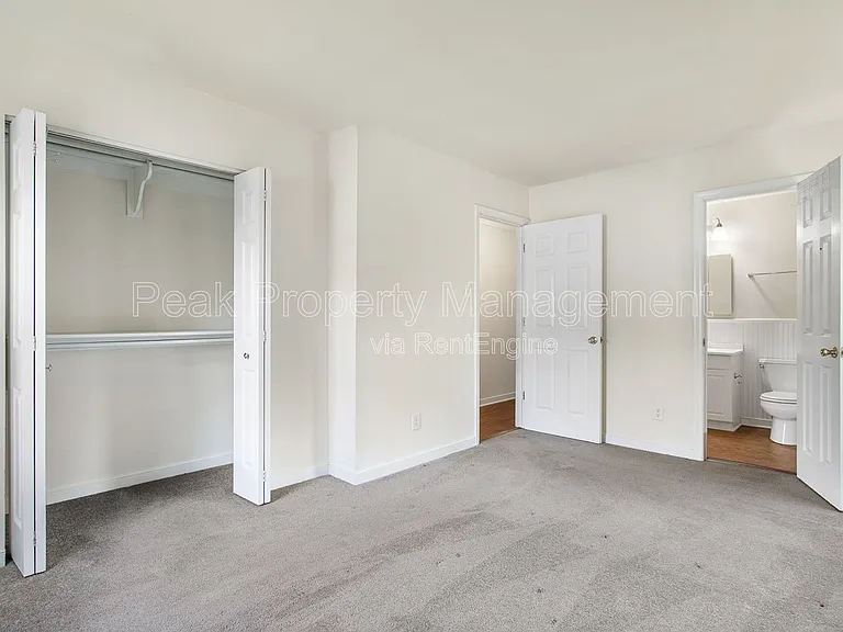 2718 Grantwood Ct — Photo 6