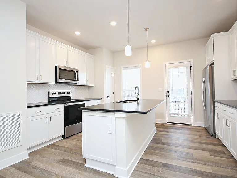 449 Fennel Rd — Photo 7