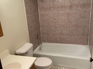 1902 Heatherway Ln APT 2A, New Lenox, IL 60451