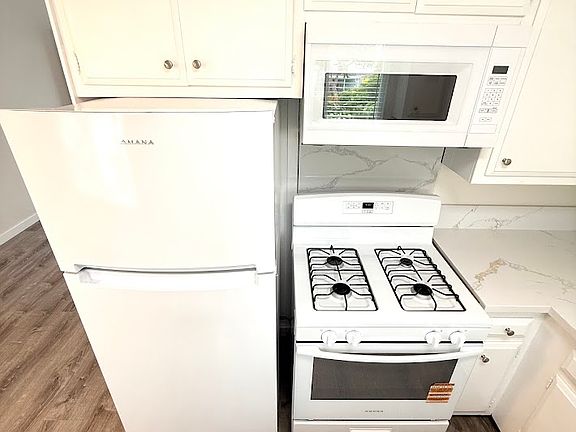 5th image of 3051 Meade Ave APT 17