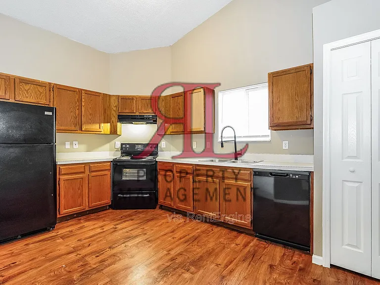 1640 Butterfly Ct — Photo 7