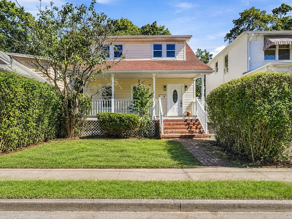 42 Calam Ave