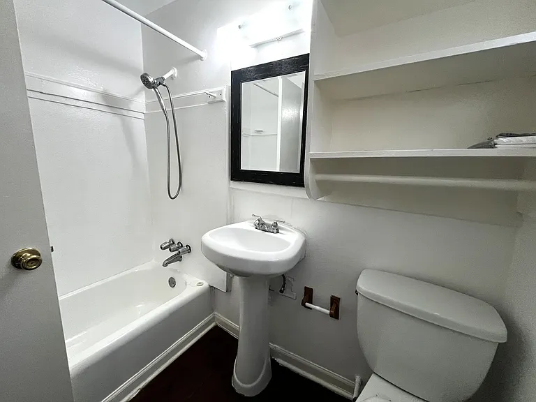 3810 Driscoll St #8 — Photo 7