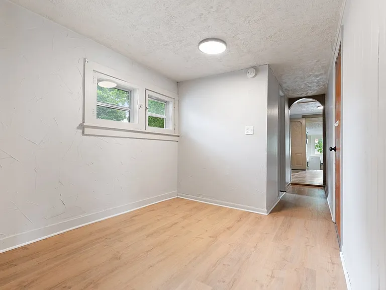 523 N Michigan Ave #2 — Photo 9