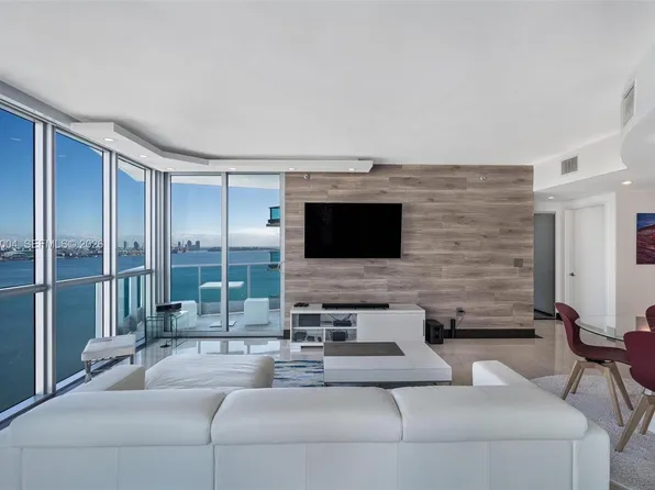 1331 Brickell Bay Dr APT 2402, Miami, FL 33131