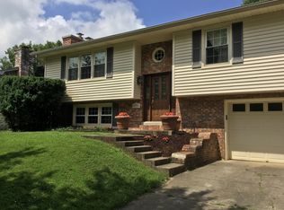 1928 Mint Julep Ln, Lexington, KY 40514