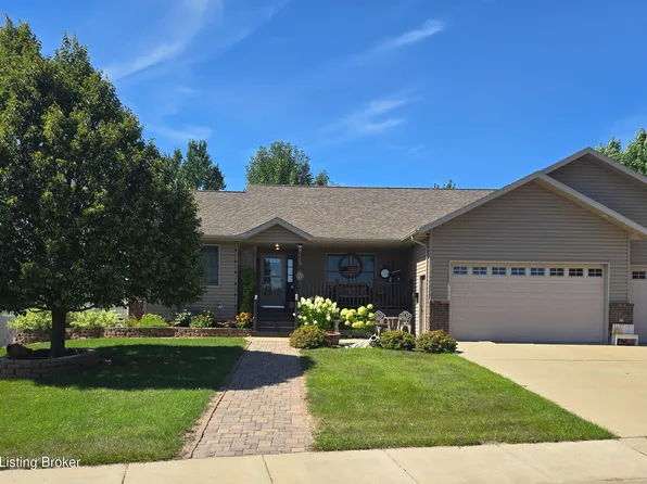 815 19th St E, Dickinson, ND 58601