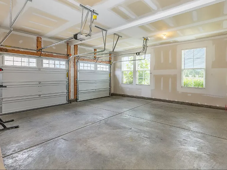 106 Durham Ln — Photo 23