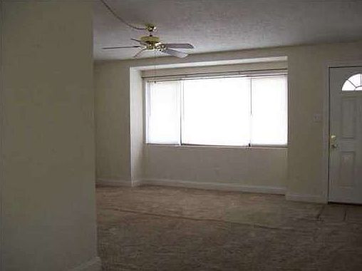 4th image of 1013 New Mexico Dr