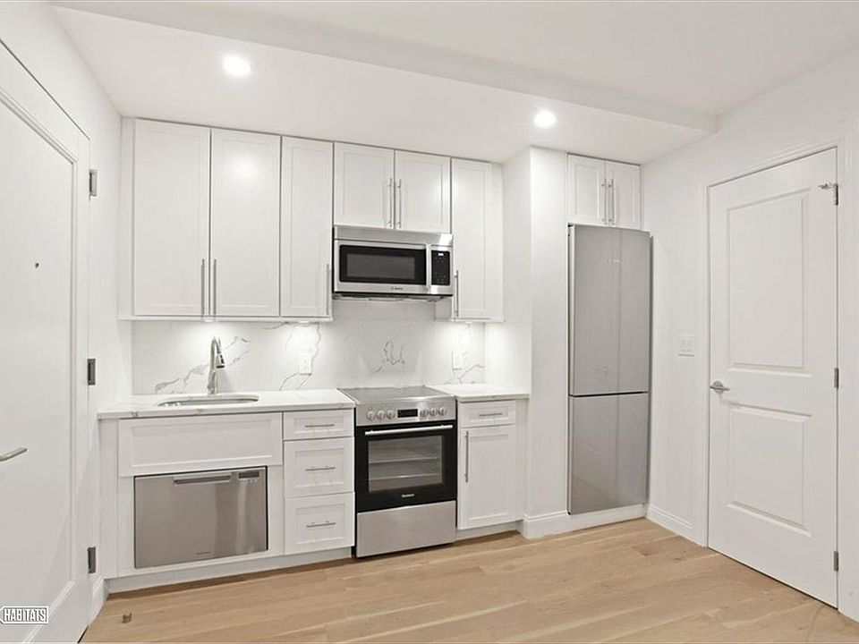 1st image of 160 E 48th St APT 8C