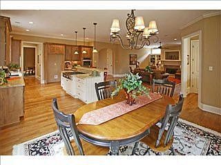 5th image of 1842 Wellsley Dr
