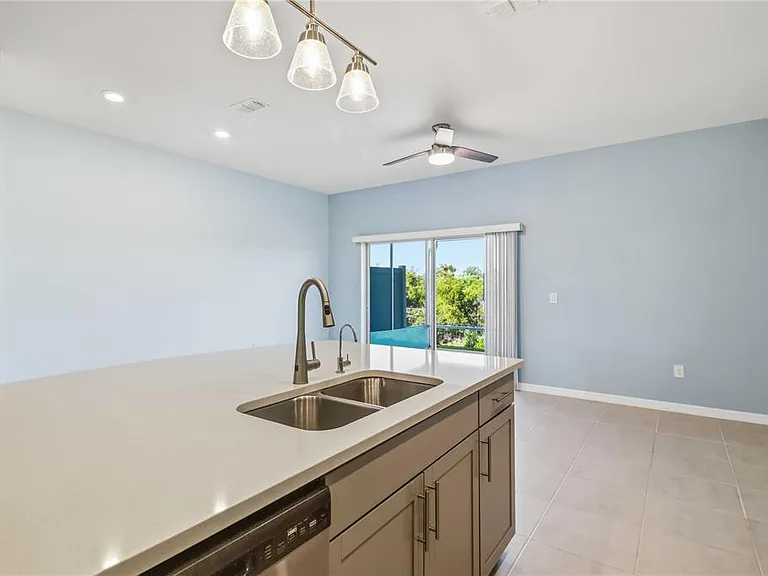 11779 Glenside Ter — Photo 17