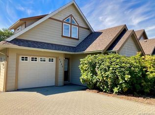4040 Blackberry Ln, Saanich, BC V8X 5J4