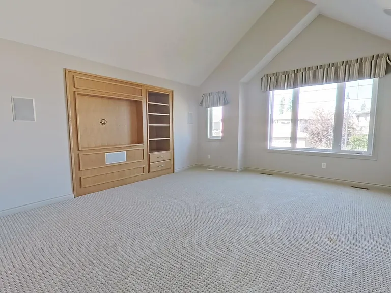 6162 Maynard Cres NW — Photo 11