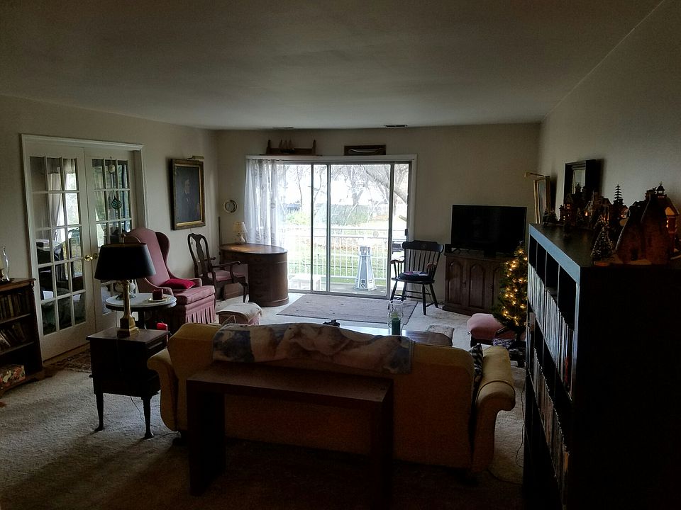 Living Room & Balcony