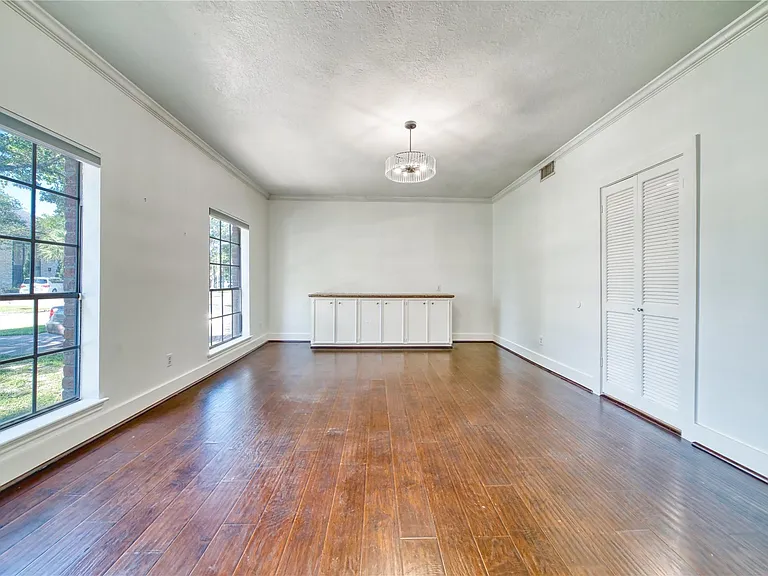 8006 Albin Ln — Photo 6