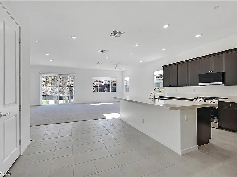 73 Atrani Bay Ct — Photo 4