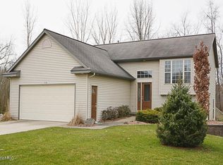 114 Apollo Pl, Wayland, MI 49348