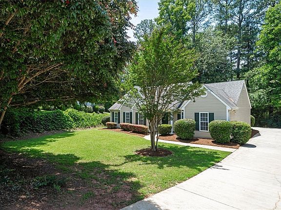 2nd image of 212 Blue Ridge Dr
